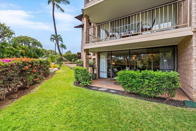2387 S Kihei Rd Unit C108, Kihei, HI 96753 - view of green lawn featuring a balcony