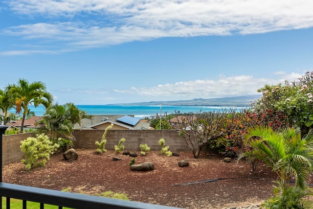 885 Haunani Pl, Wailuku, HI 96793 - water view featuring fence