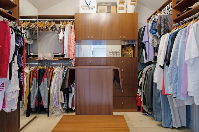 2335 Hihimanu St Unit 117, Kihei, HI 96753 - spacious closet featuring lofted ceiling