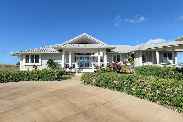 view of front of property featuring a porch