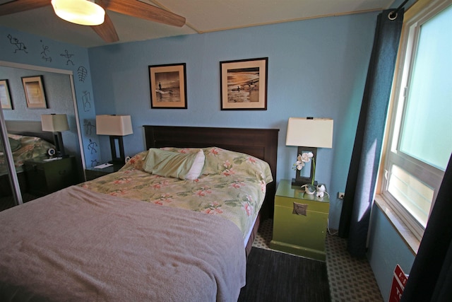 bedroom featuring ceiling fan