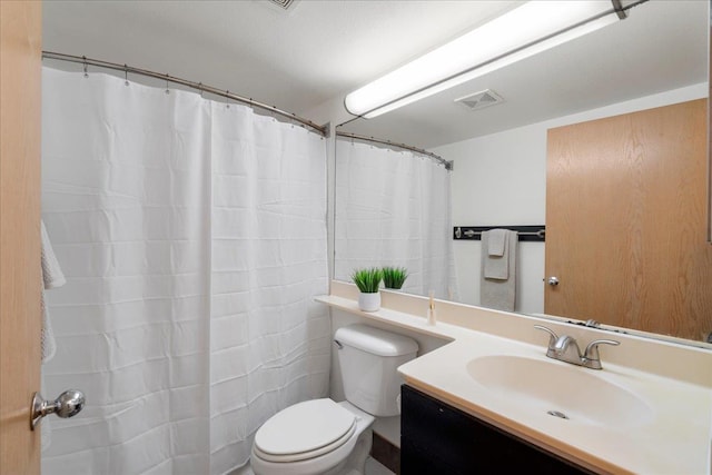 80 Waiaka Ln Unit 37-103, Wailuku, HI 96793 - full bathroom with vanity and a shower with curtain