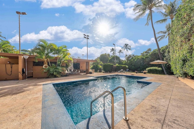 3660 Lower Honoapiilani Rd Unit 306, Lahaina, HI 96761 - outdoor pool with a patio