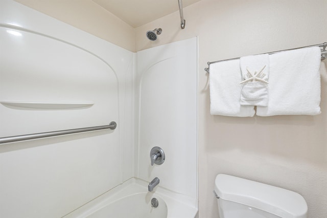 4327 Lower Honoapiilani Rd Unit 1002B, Lahaina, HI 96761 - full bathroom with toilet and bathtub / shower combination