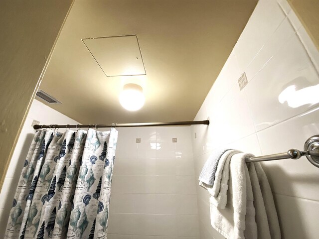 bathroom featuring sink and tile patterned floors