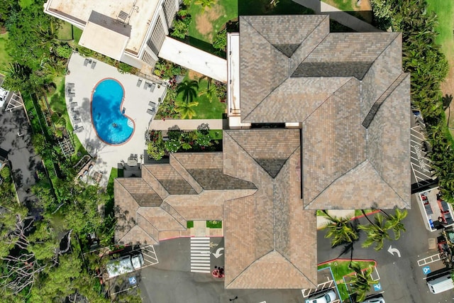 bird's eye view of a pool area