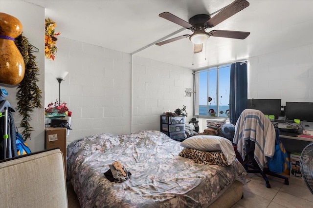 bedroom with ceiling fan