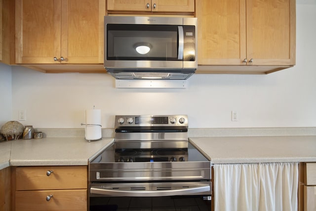 7 Kaiau Pl Unit 6, Kihei, HI 96753 - kitchen with stainless steel appliances and light countertops