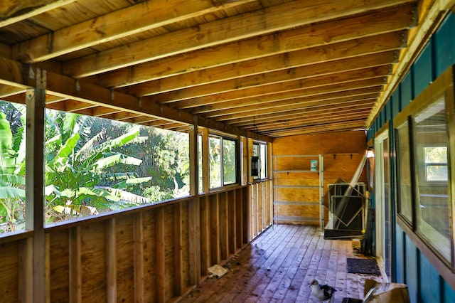 unfurnished sunroom with a healthy amount of sunlight