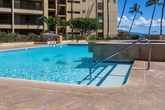 view of swimming pool