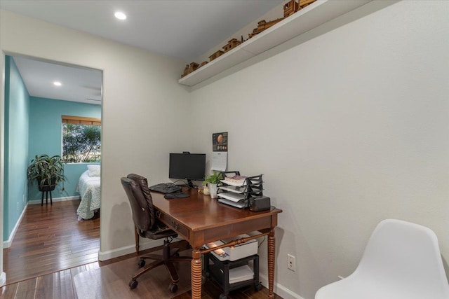 office with baseboards, recessed lighting, and wood-type flooring