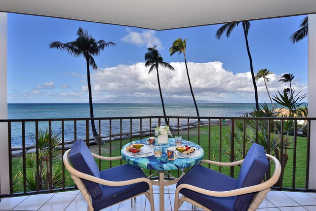 4327 Lower Honoapiilani Rd Unit 207B, Lahaina, HI 96761 - balcony featuring a water view