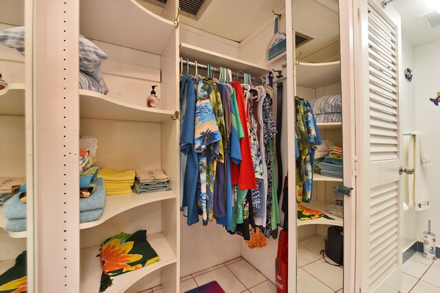 4327 Lower Honoapiilani Rd Unit 207B, Lahaina, HI 96761 - spacious closet featuring light tile patterned flooring