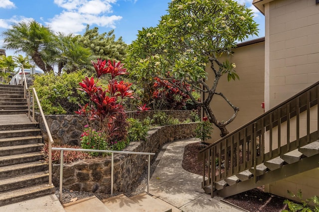 120 Hui Rd F E16, Lahaina, HI 96761 - view of patio with stairway