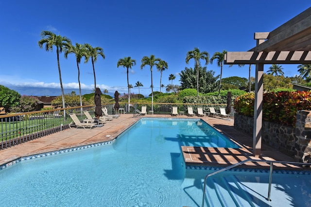 view of swimming pool