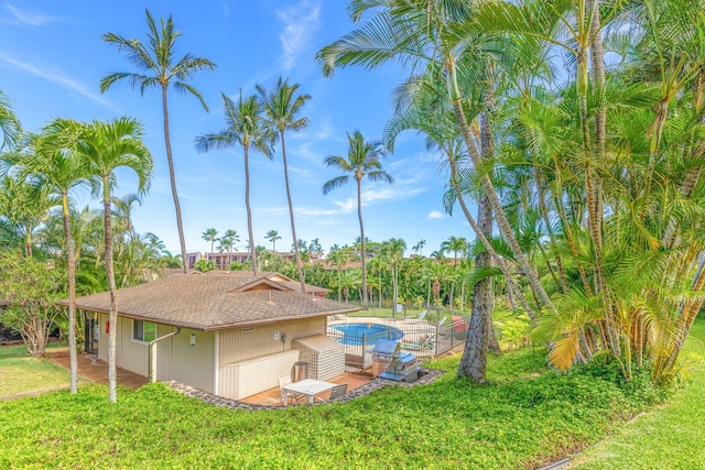 3788 Lower Honoapiilani Rd Unit D101, Lahaina, HI 96761 - swimming pool with a yard and a patio area