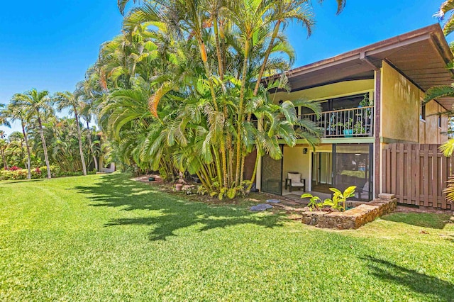 3788 Lower Honoapiilani Rd Unit D101, Lahaina, HI 96761 - view of yard featuring a balcony