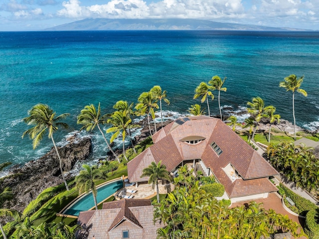 bird's eye view featuring a water view