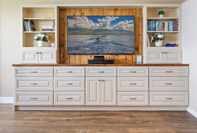 room details featuring hardwood / wood-style flooring