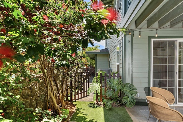 206 Kuli Puu St, Kihei, HI 96753 - view of yard featuring central AC