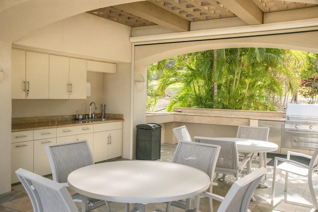 kitchen featuring a sink