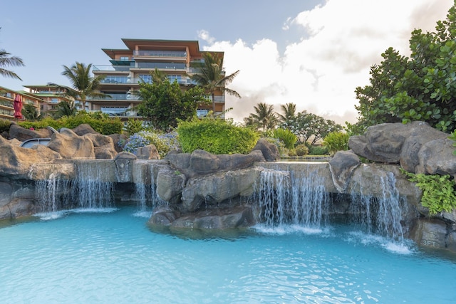 view of swimming pool