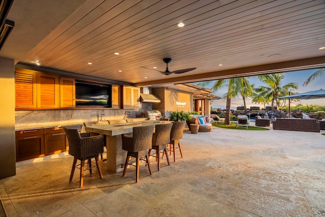 34 Ualei Pl, Kihei, HI 96753 - view of patio / terrace with a sink and outdoor wet bar