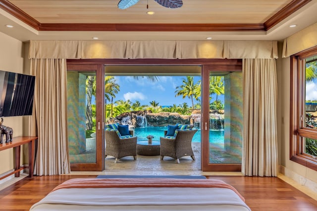 34 Ualei Pl, Kihei, HI 96753 - interior space featuring ornamental molding, wood finished floors, a raised ceiling, and plenty of natural light