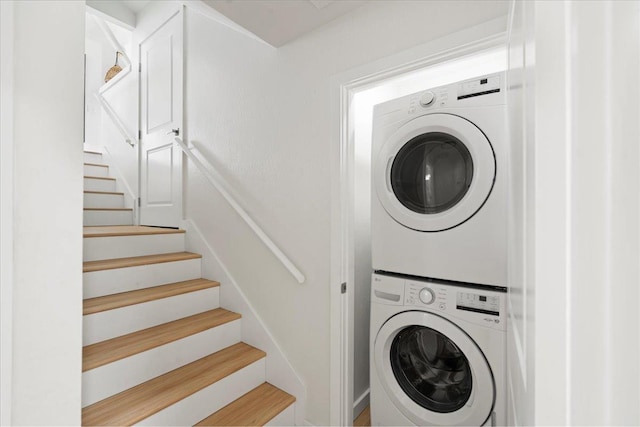 2825 Kauhale St, Kihei, HI 96753 - laundry area featuring stacked washer / dryer