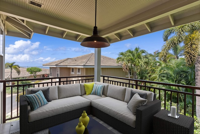 balcony featuring an outdoor hangout area