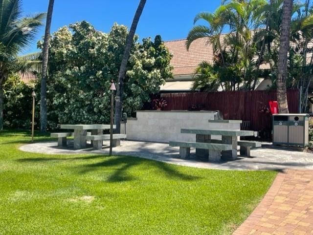 view of yard featuring a patio area