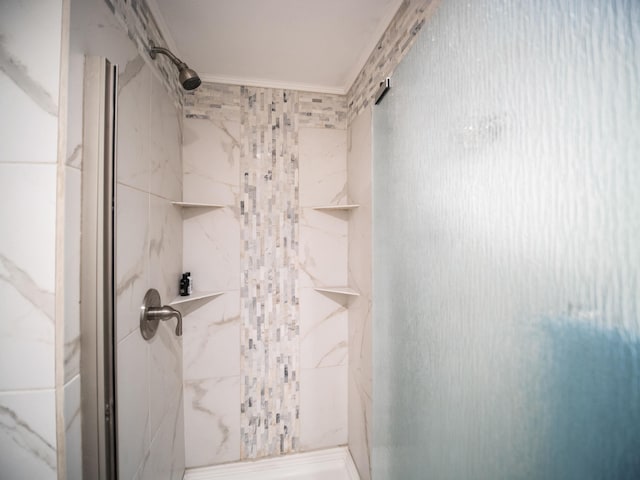 2747 S Kihei Rd Unit C004, Kihei, HI 96753 - bathroom featuring a marble finish shower and crown molding