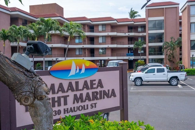 30 Hauoli St Unit 212, Wailuku, HI 96793 - community sign featuring uncovered parking