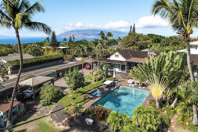 view of swimming pool