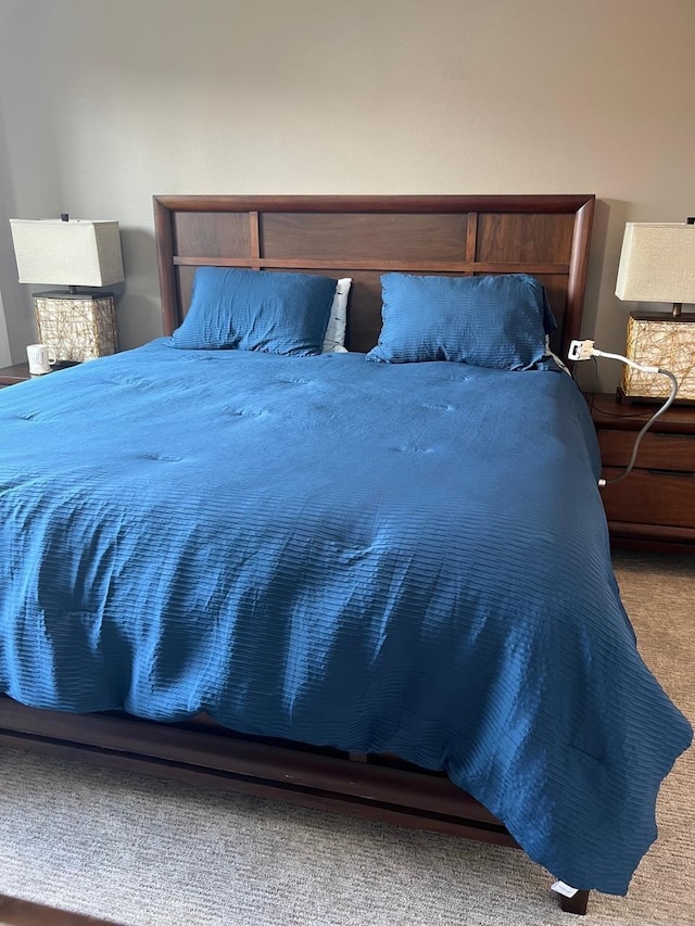 bedroom with carpet flooring