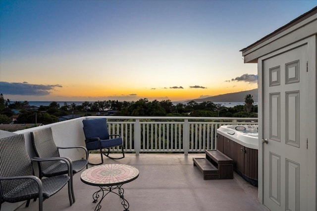 balcony featuring a hot tub