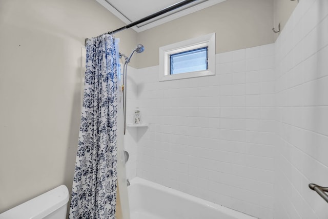 3788 Lower Honoapiilani Rd Unit A211, Lahaina, HI 96761 - bathroom featuring toilet and shower / bath combination with curtain