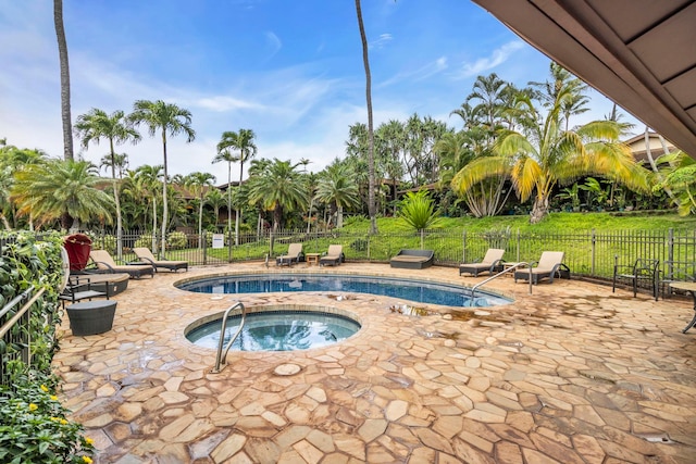 3788 Lower Honoapiilani Rd Unit A211, Lahaina, HI 96761 - community pool featuring a patio area, a community hot tub, and fence