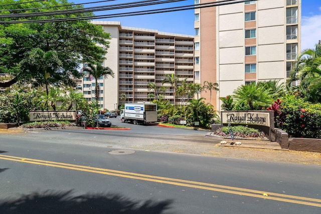 4365 Lower Honoapiilani Rd Unit 603, Lahaina, HI 96761 - view of apartment building / complex featuring uncovered parking