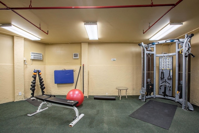 4365 Lower Honoapiilani Rd Unit 603, Lahaina, HI 96761 - exercise area featuring a textured wall and carpet floors