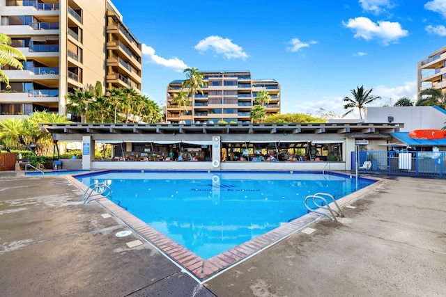 view of swimming pool