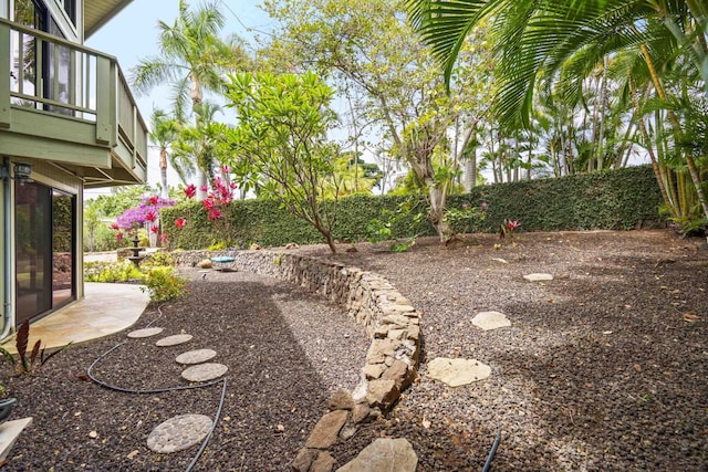 563 Mikioi Pl, Kihei, HI 96753 - view of yard with a balcony