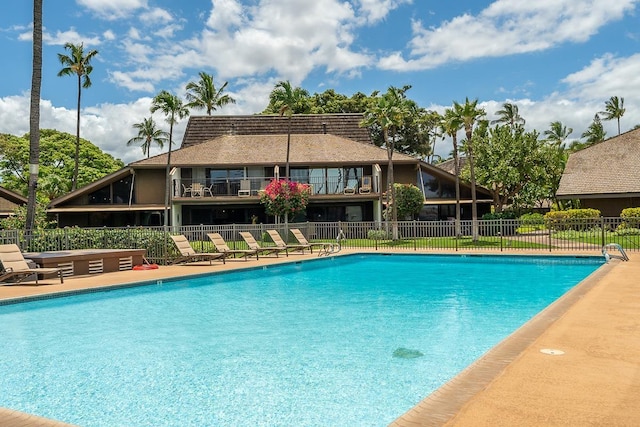 12 S Kihei Rd Unit E2, Kihei, HI 96753 - view of community pool