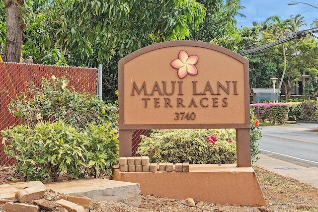 view of community / neighborhood sign