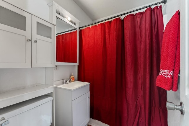 119 Kupalaiki Loop, Kihei, HI 96753 - bathroom with vanity, toilet, and a shower with curtain
