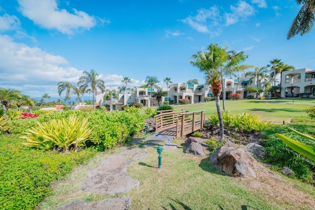 3200 Wailea Alanui Dr Unit 1606, Kihei, HI 96753 - view of home's community featuring a residential view and a lawn