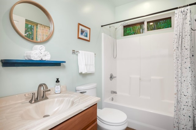 698 Kaupakalua Rd Unit A, Haiku, HI 96708 - bathroom featuring shower / tub combo with curtain and vanity