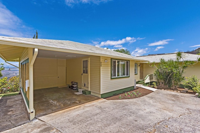 219 Ekoa Pl, Wailuku, HI 96763 - back of house with a carport and crawl space