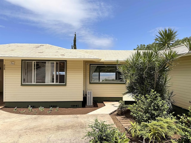 219 Ekoa Pl, Wailuku, HI 96763 - view of front of home