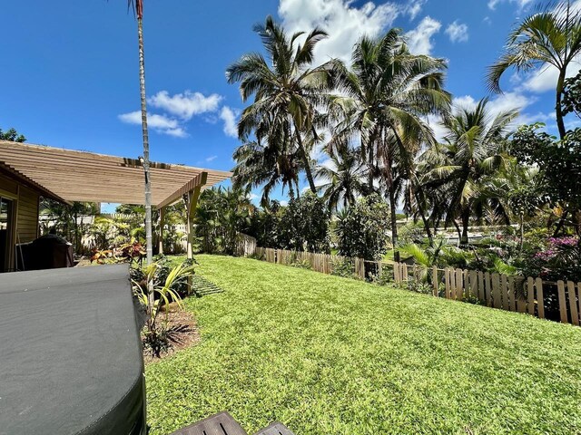 view of yard featuring a pergola